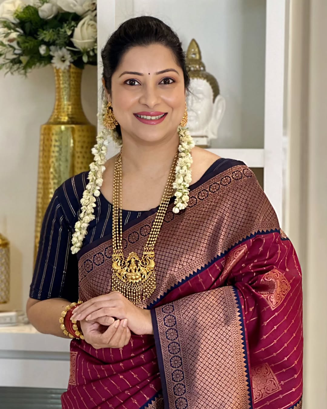 Entrancing Maroon Soft Silk Saree With Surpassing Blouse Piece