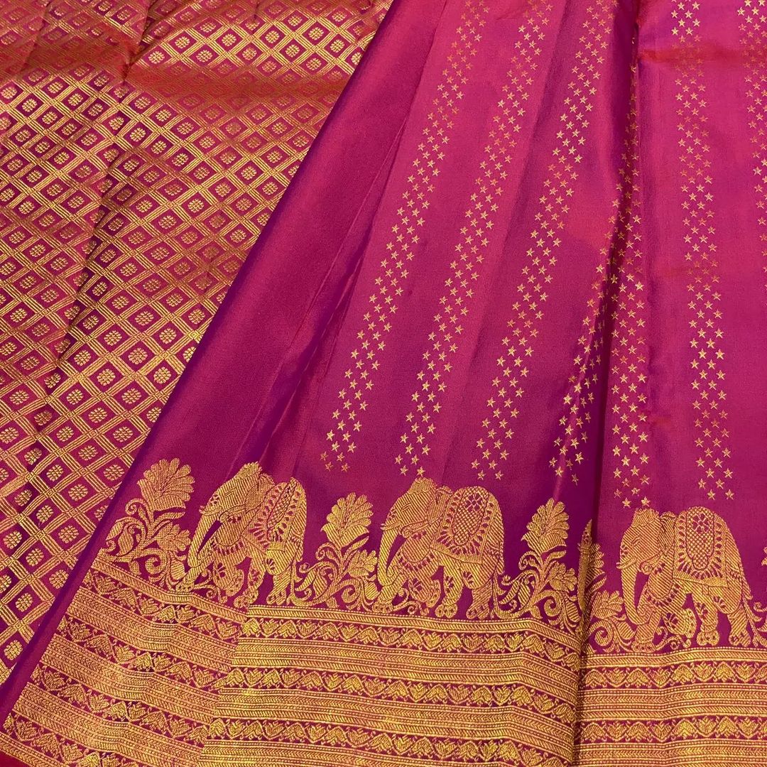 Desirable Dark Pink Soft Banarasi Silk Saree With cBlouse Piece