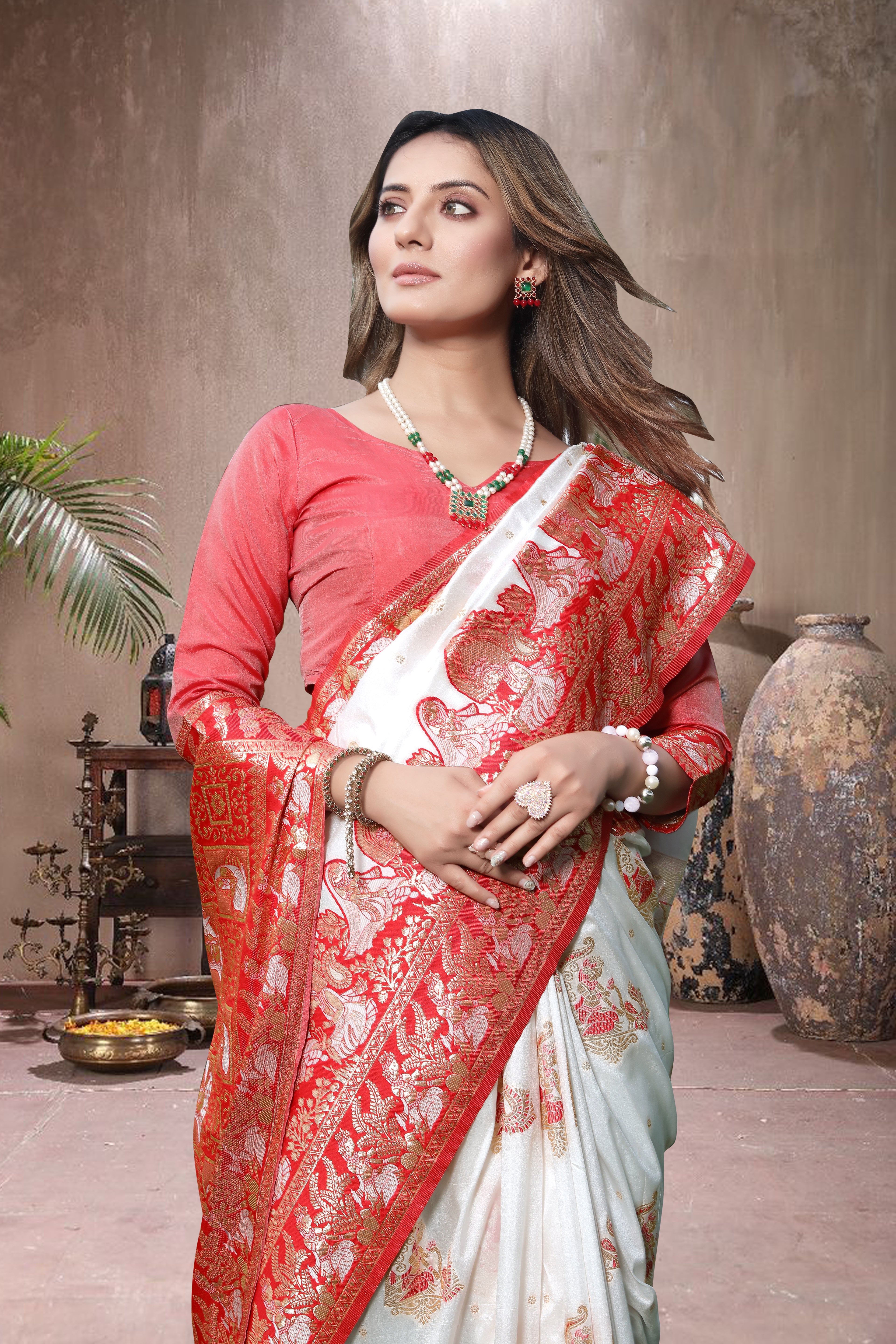 Sumptuous White Soft Banarasi Silk Saree With Staring Blouse Piece