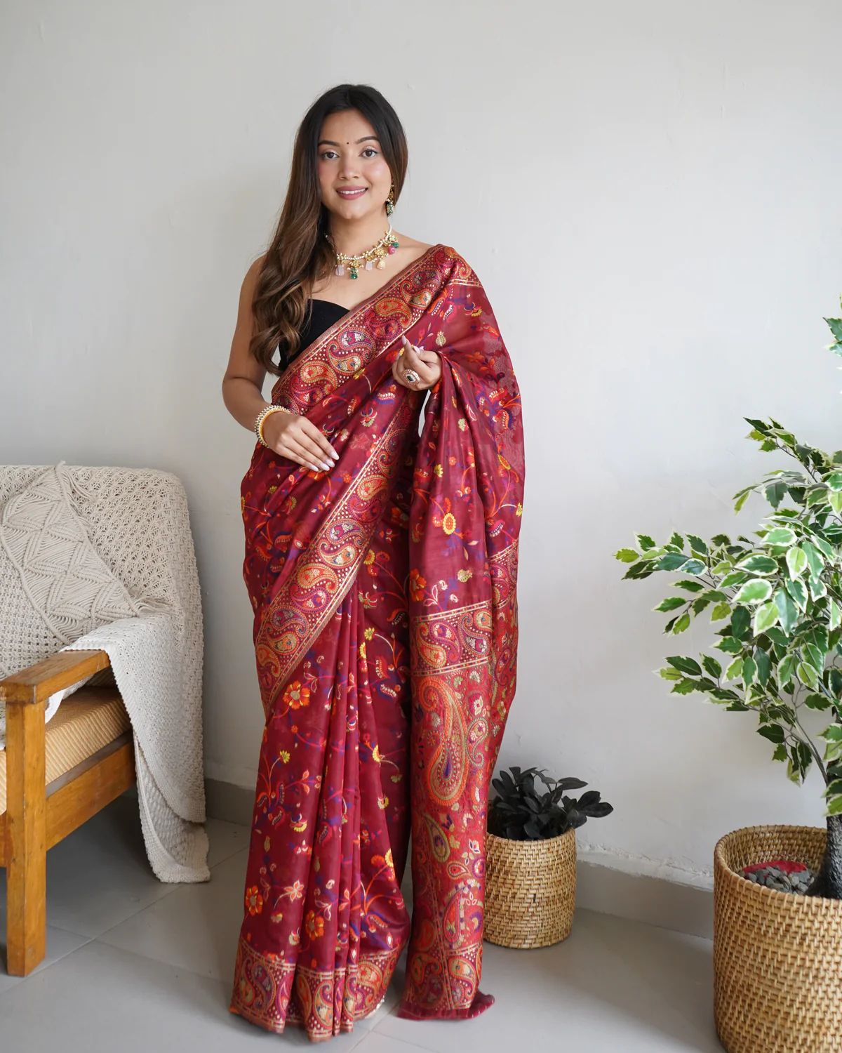 Adorable Maroon Banarasi Silk Saree With Exceptional Blouse Piece