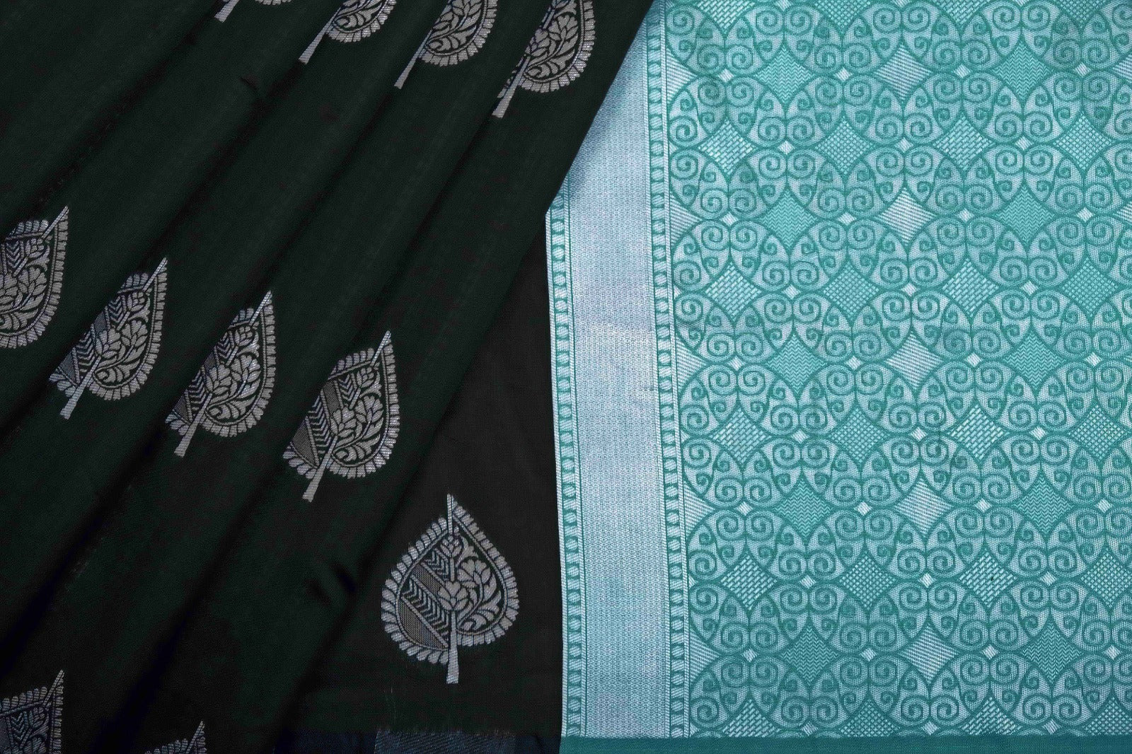 Unique Black Banarasi Silk Saree With Classic Blouse Piece