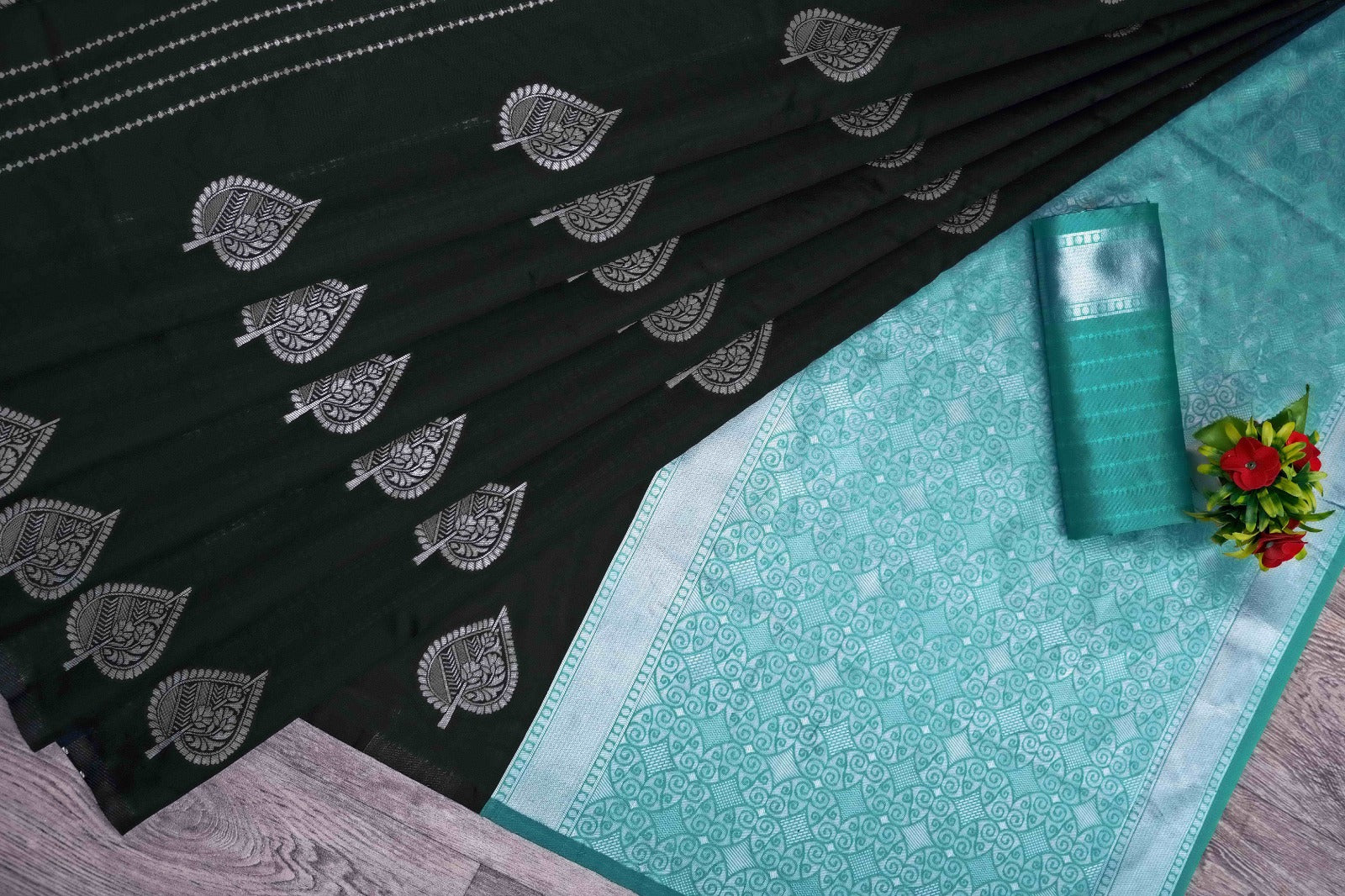 Unique Black Banarasi Silk Saree With Classic Blouse Piece