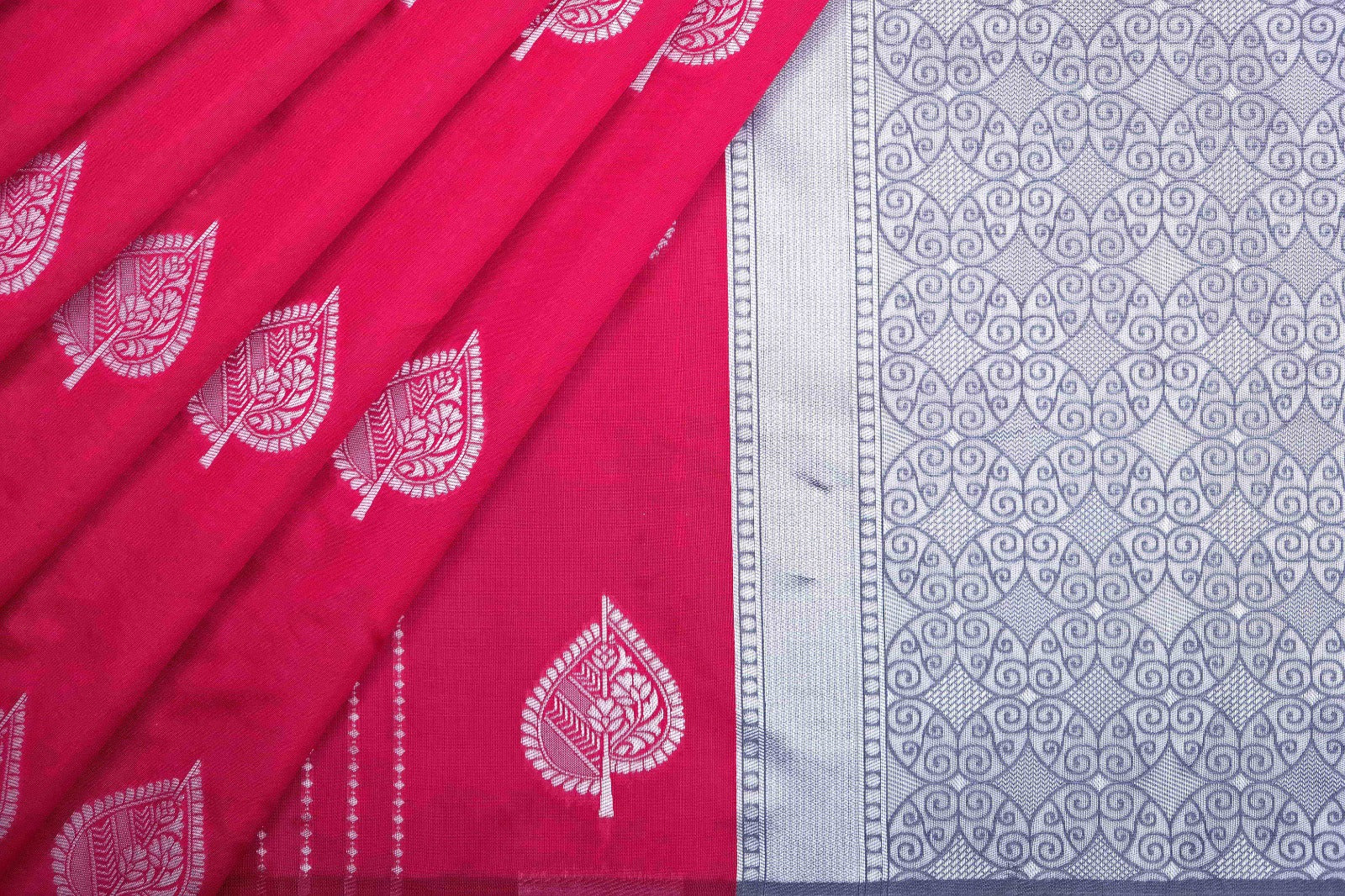 Extraordinary Pink Soft Banarasi Silk Saree With Tempting Blouse Piece