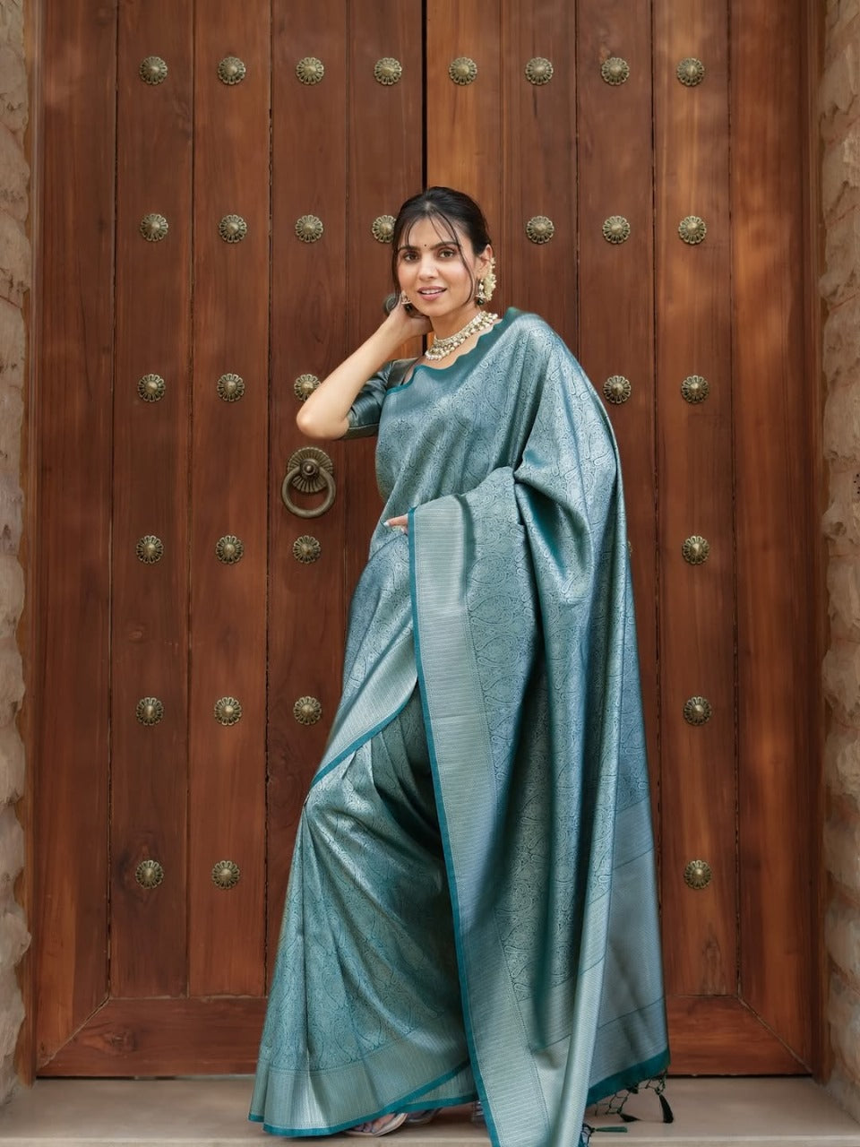Prettiest Firozi Soft Silk Saree With Delectable Blouse Piece