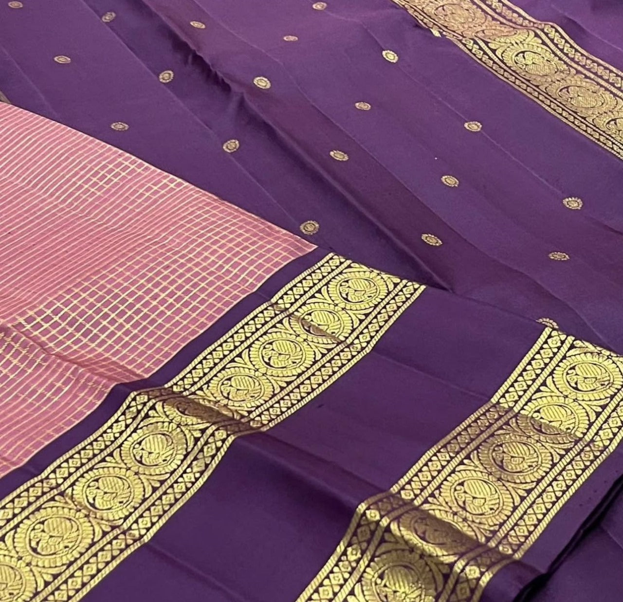Enticing Peach Soft Silk Saree With Gratifying Blouse Piece