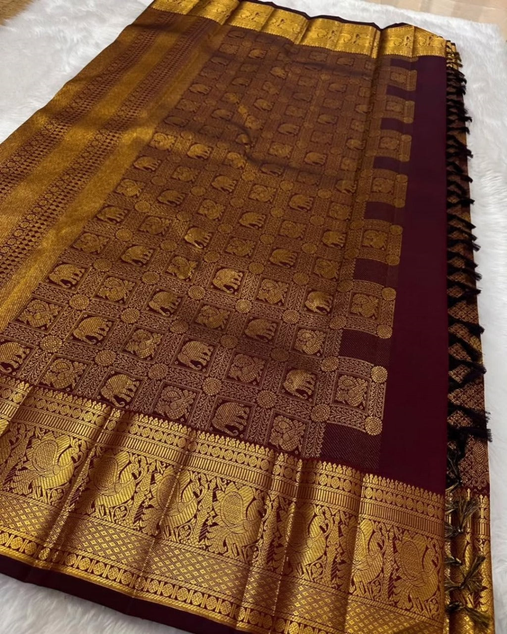 Outstanding Purple Soft Banarasi Silk Saree With Dazzling Blouse Piece