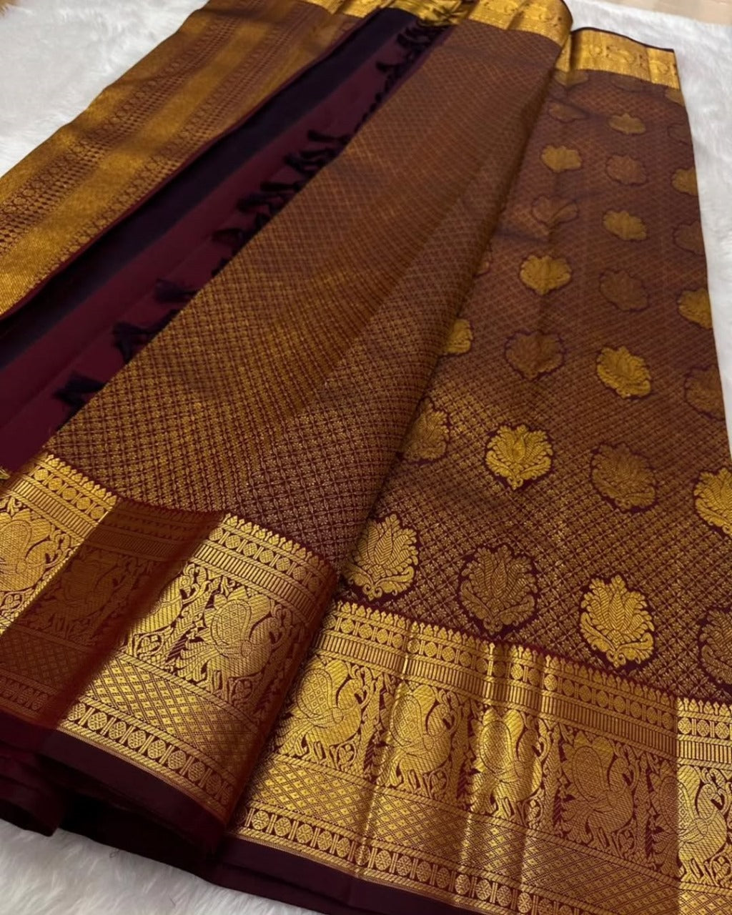 Outstanding Purple Soft Banarasi Silk Saree With Dazzling Blouse Piece