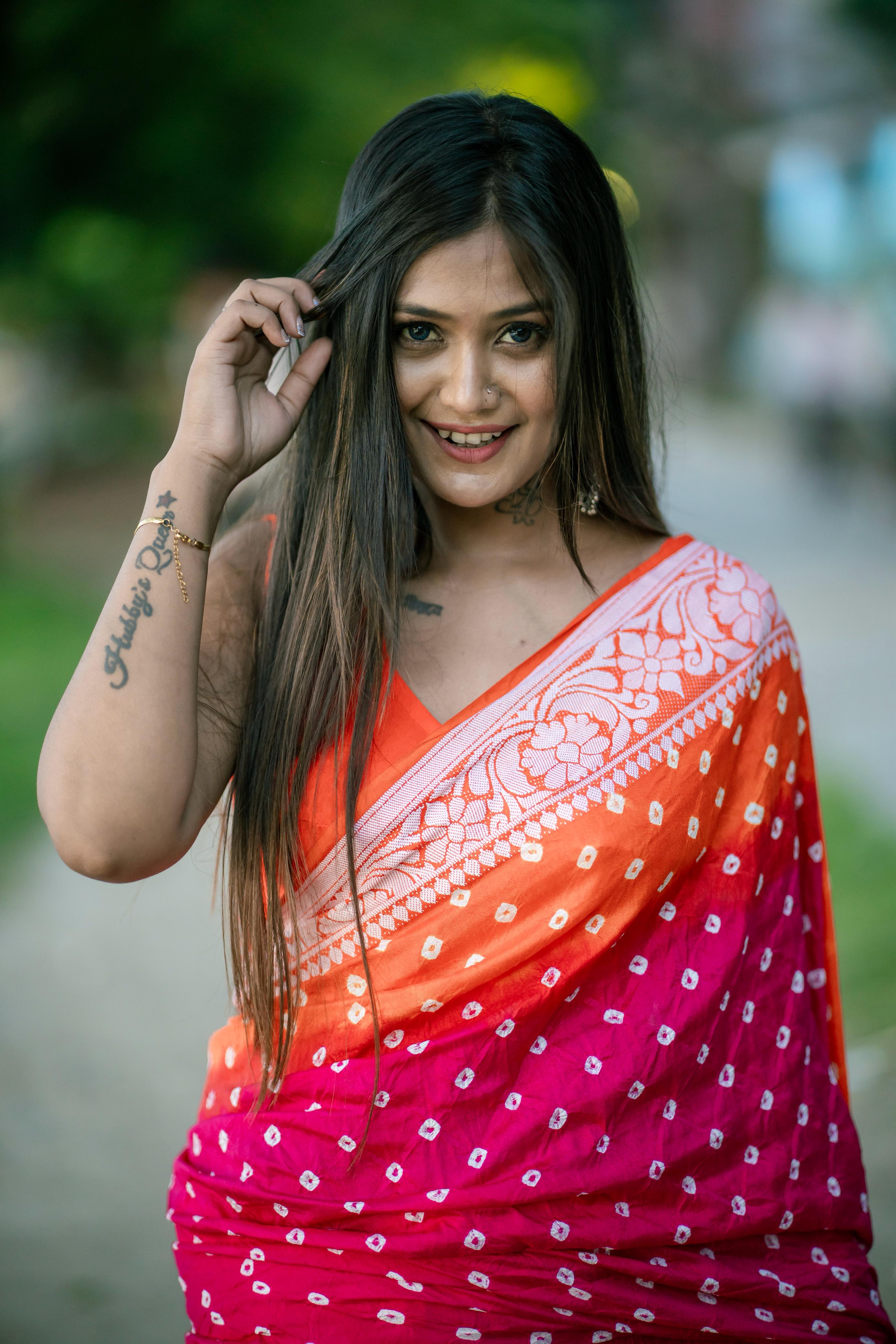 Desirable Dark Pink Dola Silk Saree With Prettiest Blouse Piece