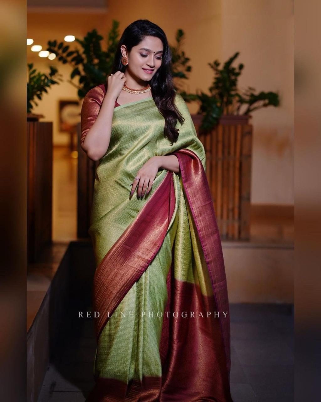 Traditional Green Soft Silk Saree With Ideal Blouse Piece