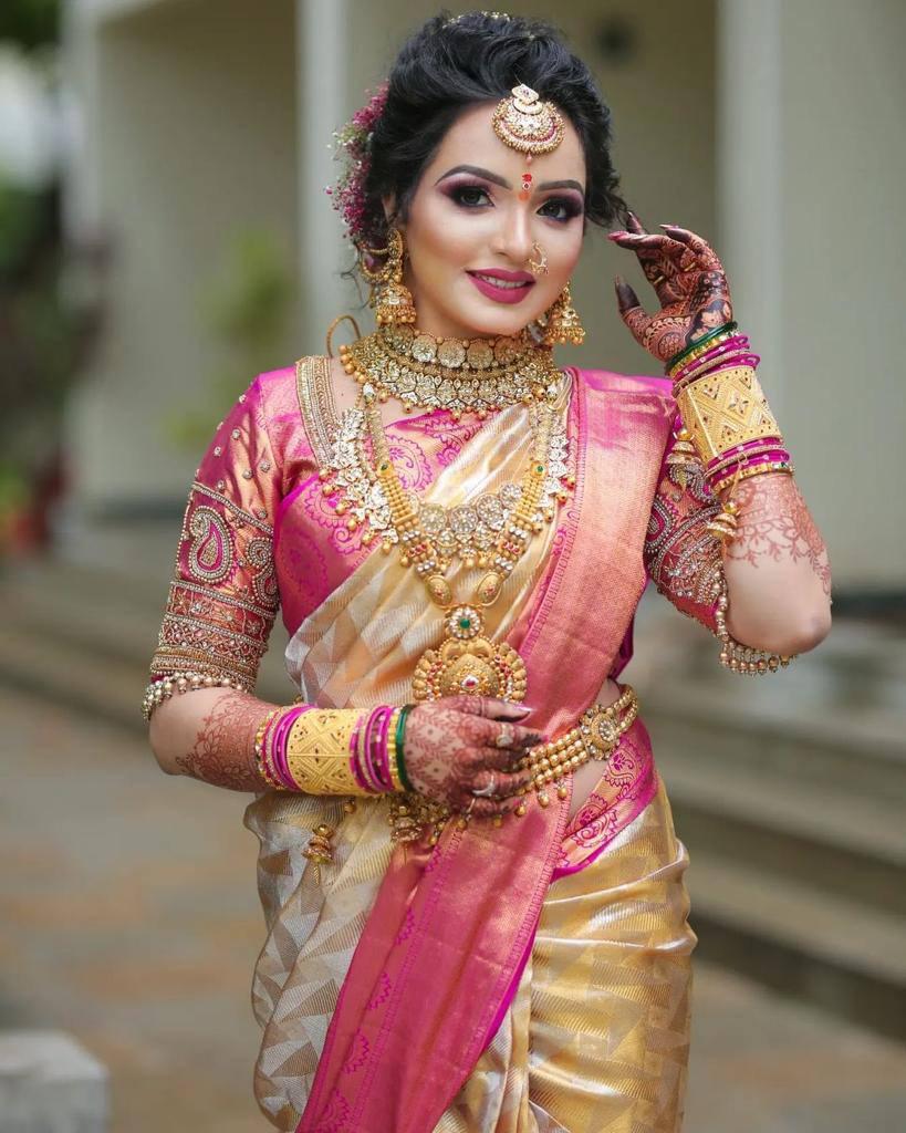 Sophisticated Beige Soft Silk Saree With Angelic Blouse Piece
