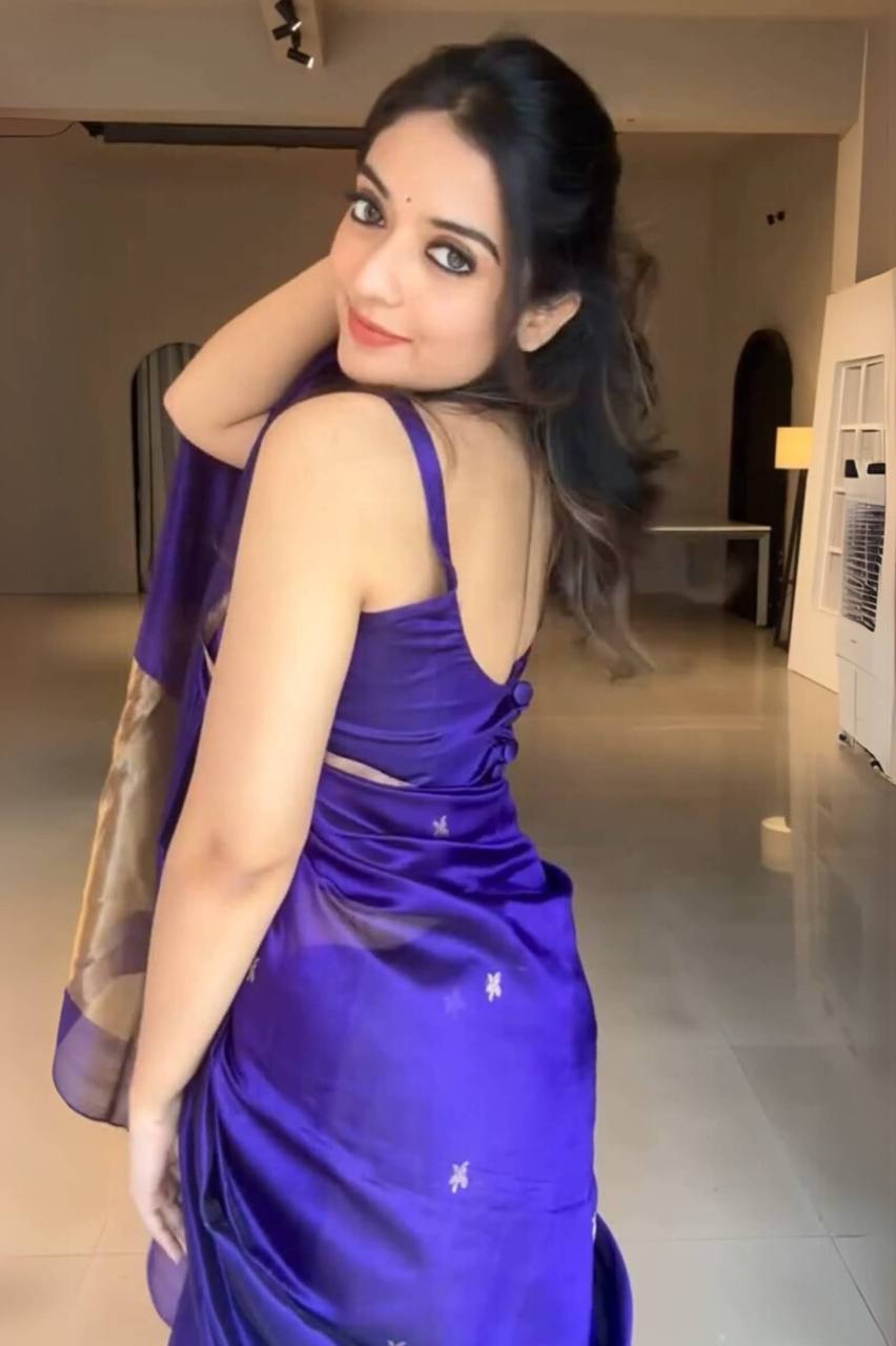 Beautiful Royal Blue Soft Silk Saree With Style Blouse Piece