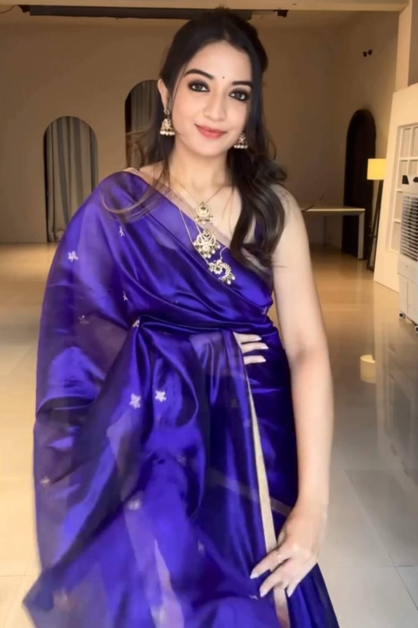 Beautiful Royal Blue Soft Silk Saree With Style Blouse Piece