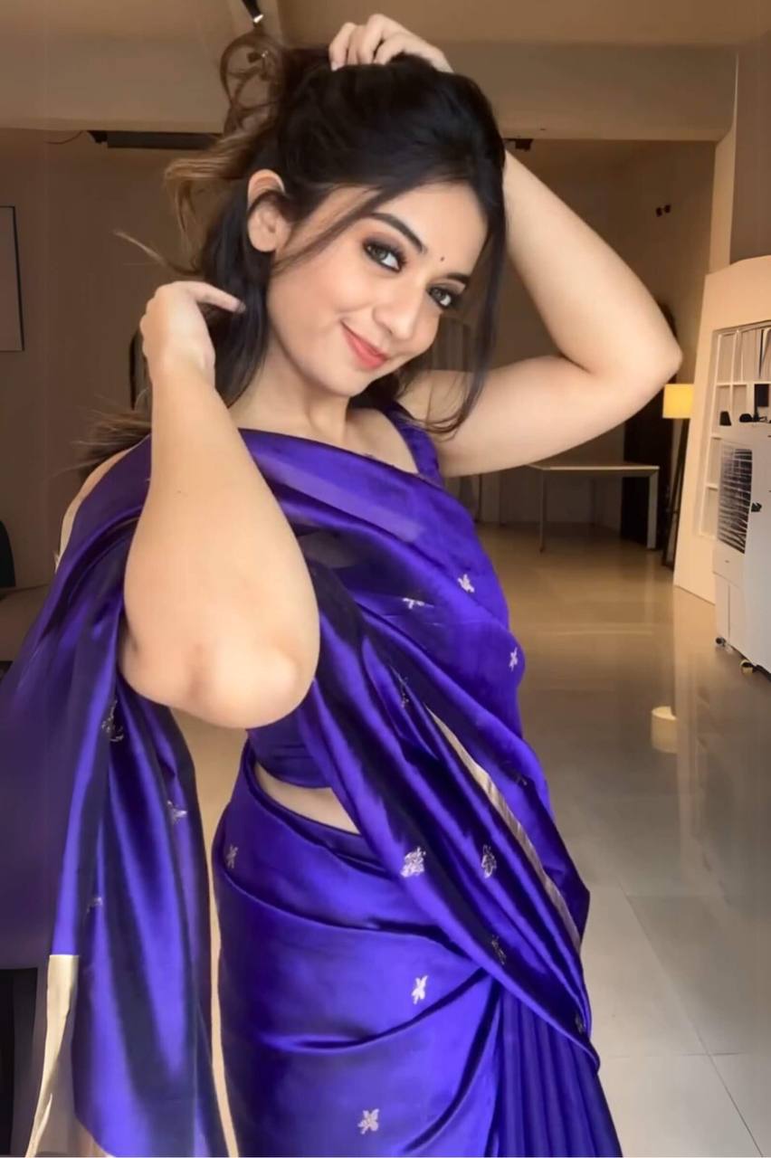 Beautiful Royal Blue Soft Silk Saree With Style Blouse Piece