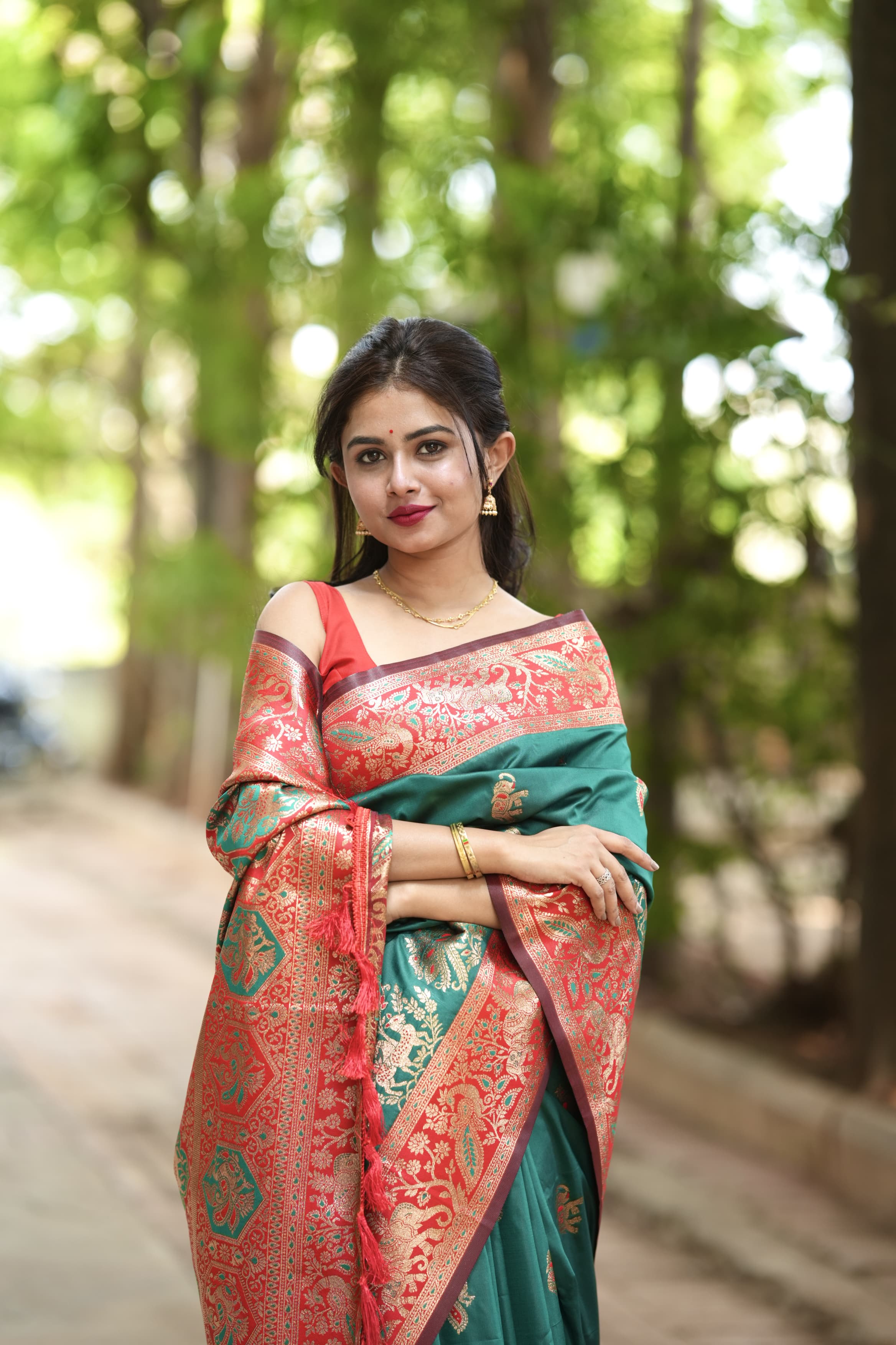Sempiternal Green Soft Silk Saree With Lassitude Blouse Piece