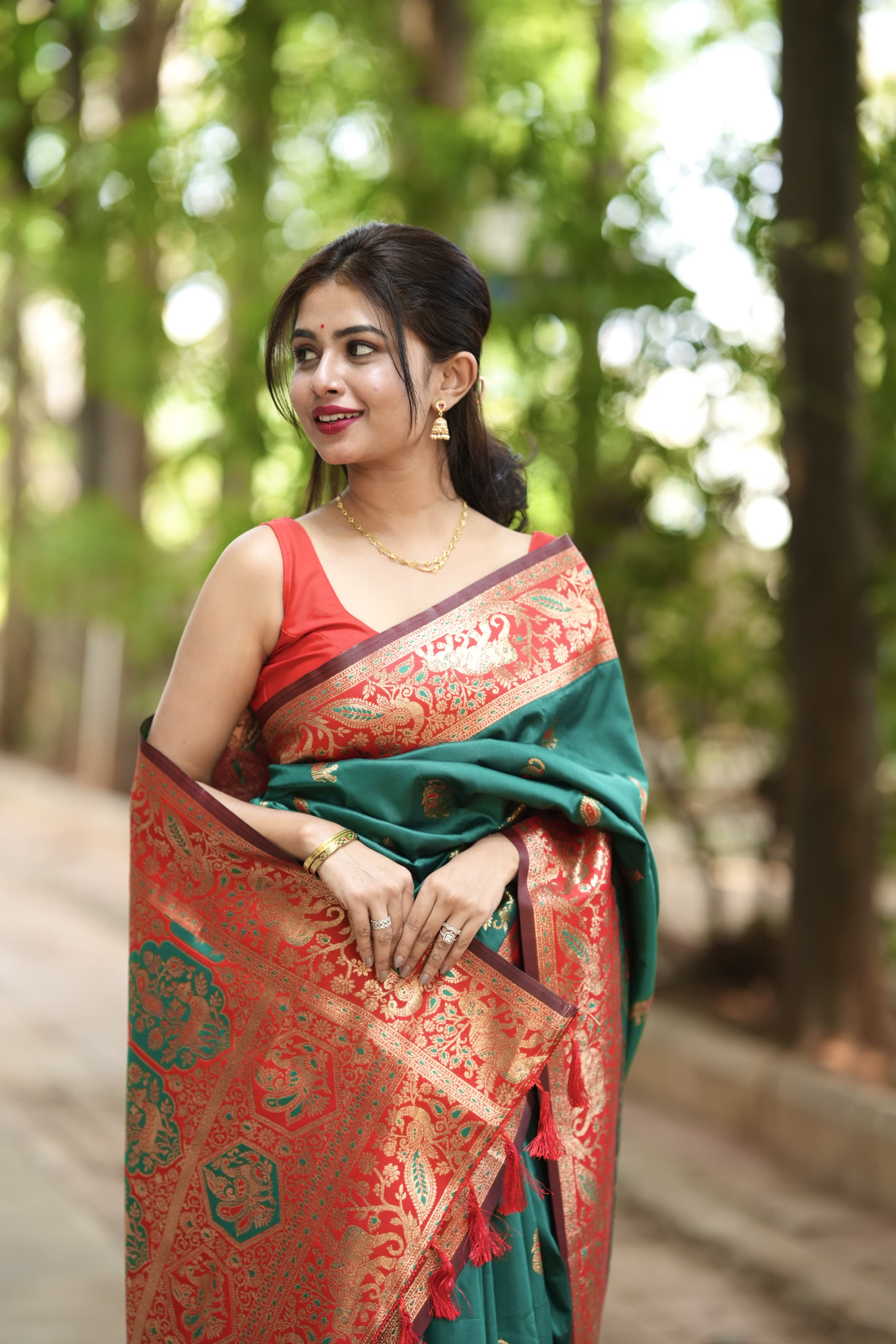 Sempiternal Green Soft Silk Saree With Lassitude Blouse Piece