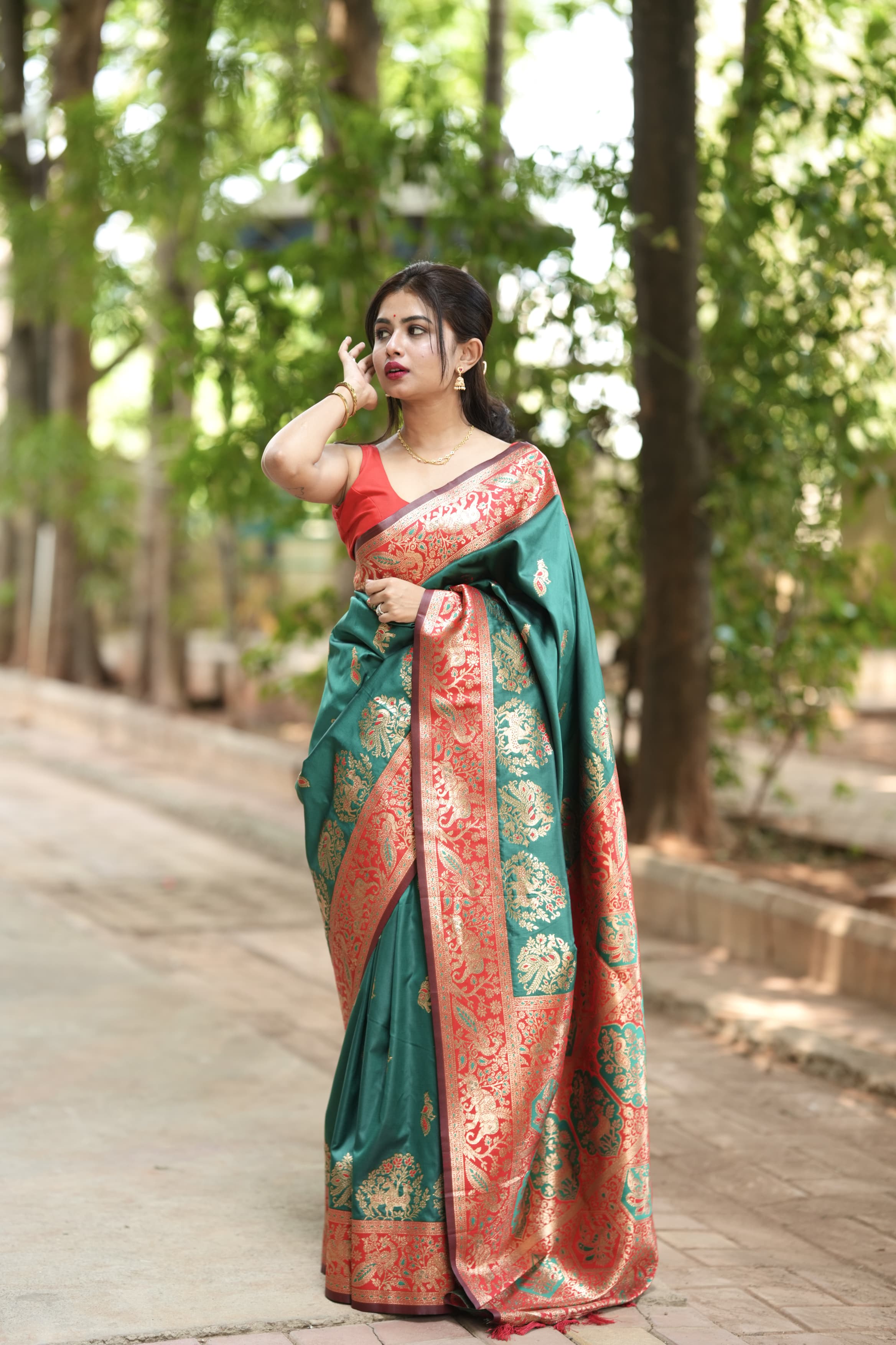 Sempiternal Green Soft Silk Saree With Lassitude Blouse Piece
